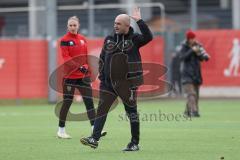 2. Bundesliga Frauen - Saison 2024/25 - FC Ingolstadt 04 Frauen - FC Bayern München - Trainer Alexander Zvonc FCI beim warm machen - XXXXX - Foto: Meyer Jürgen