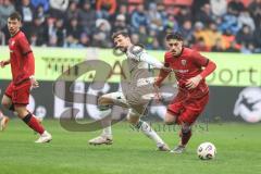 3. Liga; FC Ingolstadt 04 - TSV 1860 München; Zweikampf Kampf um den Ball Dennis Kaygin (10, FCI) Maier Philipp (26 TSV)