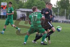Bezirksliga - Saison 2024/25- TSV Gaimersheim - FC Gerolfing - Qendrim Hoti schwarz Gaimersheim - Matthias Hamm (Nr.17 - FC Gerolfing) - Foto: Meyer Jürgen