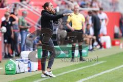 DFB-Pokal; FC Ingolstadt 04 - 1. FC Kaiserslautern; Cheftrainerin Sabrina Wittmann (FCI) an der Seitenlinie, Spielerbank schreit pfeift