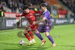 3. Liga; VfL Osnabrück - FC Ingolstadt 04; Davide Sekulovic (33, FCI) Meißner Robin (11 VFL) Zweikampf Kampf um den Ball