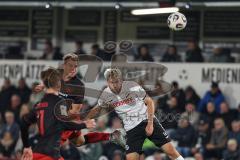 3. Liga; SC Verl - FC Ingolstadt 04; Zweikampf Kampf um den Ball Simon Lorenz (32, FCI) Lehmann Paul (14 Verl) Lukas Fröde (34, FCI) Frederik Christensen (11, FCI)