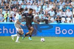 3. Liga; TSV 1860 München - FC Ingolstadt 04; Marcel Costly (22, FCI) Voet Siemen (3 TSV)