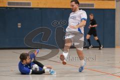 Hallenturnier MTV Ingolstadt - Saison 2025/26 - Reichertshofen - TSV Lichtenau - Timur Salmak weiss Reichertshofen - Maximilian Oswald TW Lichtenau - Foto: Meyer Jürgen