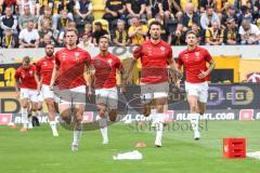 3. Liga; SG Dynamo Dresden - FC Ingolstadt 04; Warmup, Simon Lorenz (32, FCI) Lukas Fröde (34, FCI) Julian Kügel (31, FCI) Marcel Costly (22, FCI) Leon Guwara (6, FCI)