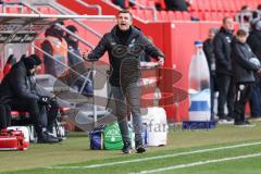 3. Liga; FC Ingolstadt 04 - 
SV Sandhausen; ausser Rand und Band an der Seitenlinie, Cheftrainer Michael Köllner (FCI)