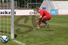 DFB - Pokal Frauen 1. Runde - Saison 2023/2024 - FC Ingolstadt 04 - FC Carl Zeiss Jena - Nina Penzkofer (Nr.13 - FCI Frauen) vergibt eine Torchance - Metzner Anika blau Jena - enttäuscht - Foto: Meyer Jürgen