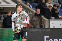 3. Liga; Arminia Bielefeld - FC Ingolstadt 04; Einwurf Elias Decker (3, FCI)