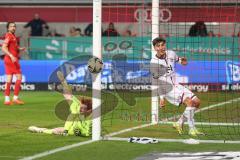 3. Liga - Saison 2024/25 - FC Ingolstadt 04 - SpVgg Unterhaching - Deniz Zeitler (Nr.38 - FCI) mit einer Torchance - Torwart Konstantin Heide (Nr.1 - Unterhaching) - Foto: Meyer Jürgen