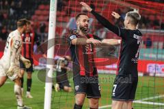 3. Liga; FC Ingolstadt 04 - Borussia Dortmund II; Tor Jubel Treffer 5:3 David Kopacz (29, FCI) mit Dennis Borkowski (7, FCI)