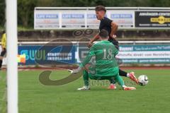 Bezirksliga - Saison 2024/25- TSV Gaimersheim - SV Untermenzing - Nico von Swiontek Brzezinski (Nr.17 - TSV Gaimersheim) - Florian geck Torwart Untermenzing - Foto: Meyer Jürgen