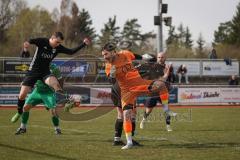 Kreisklasse - Saison 2025/26- TSV Gaimersheim II - SV Lippertshofen - Denis Janjic schwarz Gaimersheim - Nico Moser schwarz Gaimersheim -  Dominik Telli TW Lippertshofen- Foto: Meyer Jürgen