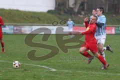 Kreisliga - Saison 2025/26- TSV Kösching - FC Sandersdorf - Jonas Betz rot Kösching wird von Christian Winkler blau Sandersdorf gefoult und bekommt die rote Karte - Foto: Meyer Jürgen