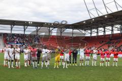 3. Liga; FC Ingolstadt 04 - SpVgg Unterhaching; Sieg Jubel Freude Spieler bedanken sich bei den Fans 3:0