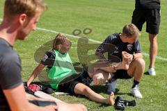 2. Frauen-Bundesliga - Saison 2021/2022 - FC Ingolstadt 04 - TSG 1899 Hoffenheim - Maier Ramona (#18 FCI) - mit Krämpfen wird behandelt - - Foto: Meyer Jürgen