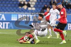 3. Liga; SV Wehen Wiesbaden - FC Ingolstadt 04; Zweikampf Kampf um den Ball Deniz Zeitler (38, FCI) Mockenhaupt Sascha (4 SVWW) Janitzek Justin (15 SVWW)