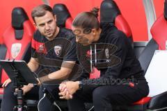 3. Liga; FC Ingolstadt 04 - SV Waldhof Mannheim; vor dem Spiel Besprechung Co-Trainer Fabian Reichler (FCI) Cheftrainerin Sabrina Wittmann (FCI)