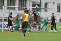 Bezirksliga - Saison 2025/26 - FC Gerolfing - TSV Gaimersheim - Christian Träsch (Nr.3 - FC Gerolfing) - Elias Burgfeld (Nr.11 - TSV Gaimersheim)- Foto: Meyer Jürgen