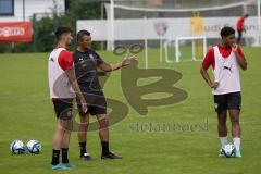 3. Liga; FC Ingolstadt 04 - Trainingslager, Allgäu, Cheftrainer Michael Köllner (FCI) Arian Llugiqi (25, FCI) David Udogu (47, FCI)