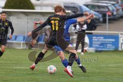 Kreisklasse - Saison 2025/26- TSV Großmehring - ST Scheyern - Benedikt Neubauer blau Großmehring - Leon Huber schwarz Scheyern - Foto: Meyer Jürgen