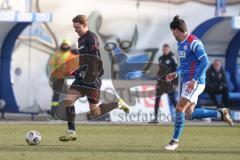 3. Liga - Saison 2025/26 - Hansa Rostock - FC Ingolstadt 04  - Julian Kügel (Nr.29 - FCI) - Ahmet Gürleyen (Nr.15 - Hansa Rostock) - Foto: Meyer Jürgen