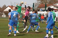 Kreisliga - Saison 2025/26- SV Hundszell - VFB Eichstätt II - Lucas Steinbach TW Hundszell - Julius Gietl grün Eichstätt - Foto: Meyer Jürgen