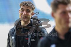 3. Liga; MSV Duisburg - FC Ingolstadt 04; vor dem Spiel Elias Decker (4, FCI)