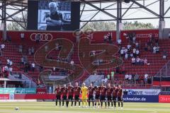 3. Liga; FC Ingolstadt 04 - Hallescher FC; Gedenkminute Andreas Schleef