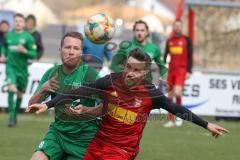 Bezirksliga OBB - Saison 2021/22 -  SV Kasing - Jetzendorf - Maximilian Kreitmair grün Jetzendorf - Christian Hartwig rot Kasing - Foto: Meyer Jürgen