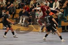 Lotto Bayern Hallencup - Lindenkreuzhalle Saison 2024/25 - FC Hitzhofen - FC Türk Sport Garching  - Koray Altinay schwarz Türk Garching - Valentin Puhar TW Hitzhofen - Foto: Meyer Jürgen