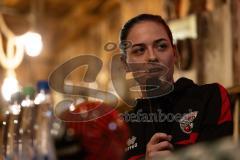 3. Liga; FC Ingolstadt 04 - Fantreffen im Sport-Treff Senners Alm, volles Haus; Interview Stadionsprecher Italo Mele mit Cheftrainerin Sabrina Wittmann (FCI)