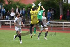 Kreisklasse - Saison 2024/25- TSV Lenting - SV Denkendorf - Marius Heß grün Denkendorf - Johannes Birkner Torwart Lenting - Foto: Meyer Jürgen