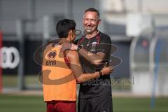 3. Liga - Saison 2026/27 - 1. Trainingseinheit mit Achim Beierlorzer - Cheftrainer Achim Beierlorzer (FCI) - Jongmin Seo (Nr.7 - FCI) - Foto: Meyer Jürgen