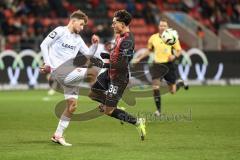 3. Liga; FC Ingolstadt 04 - Energie Cottbus; Zweikampf Kampf um den Ball Deniz Zeitler (38, FCI) Campulka Tim (4 ECO)