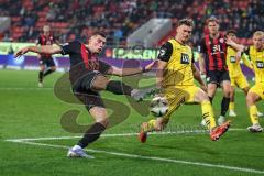 3. Liga; FC Ingolstadt 04 - Borussia Dortmund II; Mladen Cvjetinovic (19, FCI) Lelle David (27 BVB2) Zweikampf Kampf um den Ball