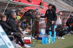 3. Liga - Saison 2026/27 - FC Ingolstadt 04 - SV Wehen Wiesbaden - Cheftrainer Achim Beierlorzer (FCI) abklatschen nach dem Spiel - XXXXX - Foto: Meyer Jürgen