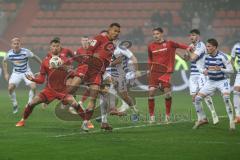 3. Liga; FC Ingolstadt 04 - MSV Duisburg; Zweikampf Kampf um den Ball Marcel Costly (22, FCI) Lukas Fröde (34, FCI) Viet Christian (10 MSV) Casar Aljaz (8 MSV)