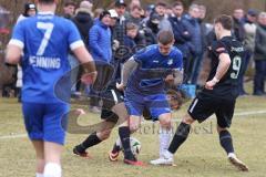 Freundschaftsspiel - Saison 2025/26 - SV Menning - SV Manching - Johannes  Dexl (Nr.13 - SV Manching) - Philip Wolfsfellner blau Menning  - Fabian  Neumayer (Nr.9 - SV Manching) - Foto: Meyer Jürgen