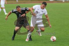 Kreisklasse - Saison 2024/25- TSV Gaimersheim II - Türkisch SV Ingolstadt-  - Tim Heidenreich weiss Gaimersheim - Ali Celik schwarz Türk SV - Foto: Meyer Jürgen