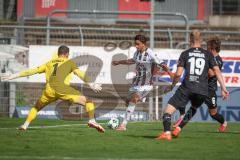 3. Liga - Saison 2026/27 - Victoria Köln - FC Ingolstadt 04  - Torwart Arne Schulz (Nr.1 - Viktoria Köln) - Fredrik Carlsen (Nr.8 - FCI) - Foto: Meyer Jürgen