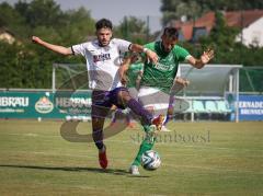 Freundschaftsspiel - FC Gerolfing - VFR Neuburg - Christian Träsch (Nr.3 - FC Gerolfing) - Efekan Eroglu (Nr.8 - VFR Neuburg) - Foto: Meyer Jürgen