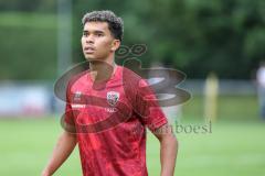 Toto Pokal; FC Sportfreunde Schwaig - FC Ingolstadt 04; vor dem Spiel Yann Sturm (7, FCI)