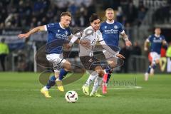 3. Liga; Arminia Bielefeld - FC Ingolstadt 04; Deniz Zeitler (38, FCI) Zweikampf Kampf um den Ball Schroers Mika (22 AB)