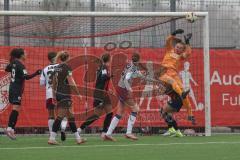 2. Bundesliga Frauen - Saison 2024/25 - FC Ingolstadt 04 Frauen - HSV - Torwart Anna-Lena Daum (Nr.22 - FCI Frauen) fällt über eigene Mitspielerin - XXXXX - Foto: Meyer Jürgen