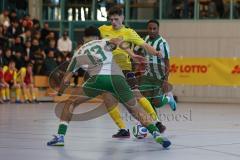 Lotto Bayern Hallencup - Saison 2024/25 - SV Manching - FC Hitzhofen/Oberzell- Rayen Kouki grün Manching - Tobias Dietze gelb Hitzhofen - Foto: Meyer Jürgen