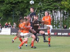 Relegation zur Kreisklasse - Saison 2025/26 - TSV Gaimersheim II - SC Irgertsheim  - Benedikt Klotzbüchner orange Irgertsheim - Simon Gelbmann schwarz Gaimersheim  - Foto: Meyer Jürgen