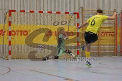 Lotto Bayern Hallencup - Saison 2024/25 - FC Hitzhofen/Oberzell - TSV Ober./Unterhaunstadt- 6 Meter schiessen - Christoph Thomas gelb Hitzhofen - Martin Krumpietz TW Ober/Unterhaunstadt - Foto: Meyer