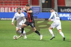 3. Liga; FC Ingolstadt 04 - Energie Cottbus; Pascal Testroet (37, FCI) Hajrulla Romario (9 ECO) Cigerci Tolcay (10 ECO)