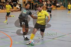 Lotto Bayern Hallencup - Lindenkreuzhalle Saison 2024/25 - FC Hitzhofen - DJK München - Christoph Thomas gelb Hitzhofen - Collin Appiah schwarz München - Foto: Meyer Jürgen