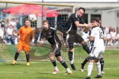Kreisliga - Saison 2025/26- SV Karlskron - SV Kasing - Marcus Baehrle schwarz Karlskron   - Sanser Calik weiss Kasing - Foto: Meyer Jürgen